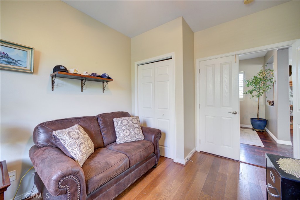 1090 Muscat Court
