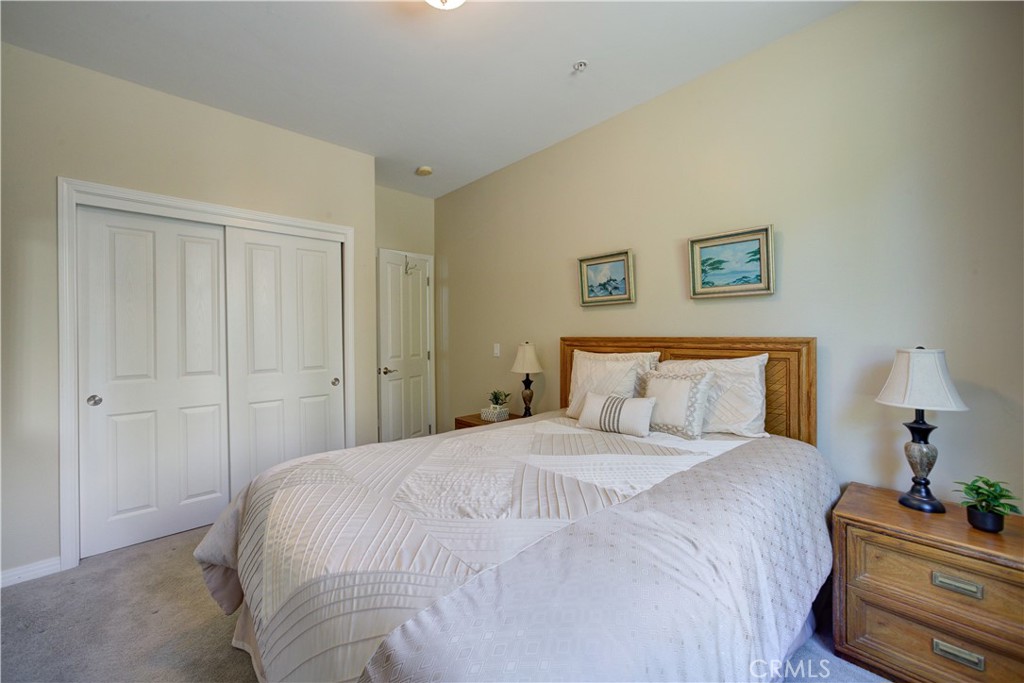 1090 Muscat Court