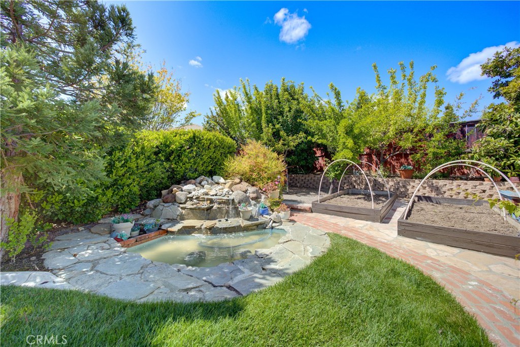 1090 Muscat Court