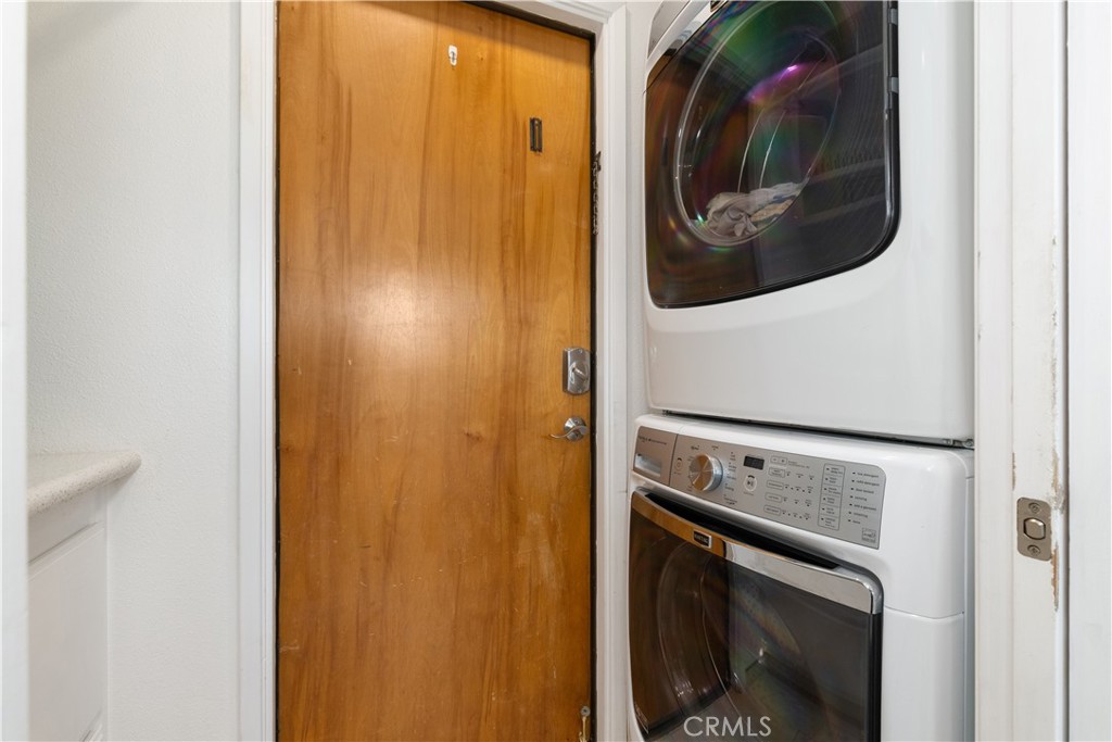 1215 Farroll B