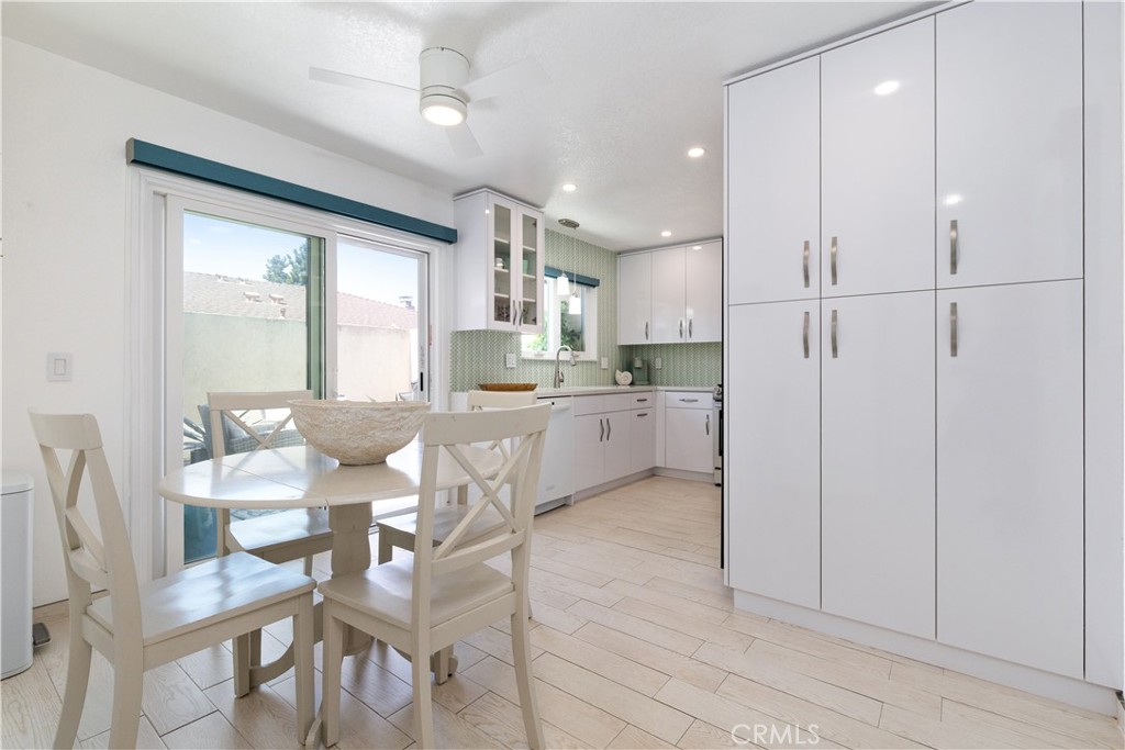 1215 Farroll B