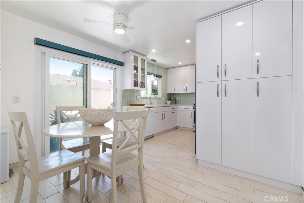 1215 Farroll B