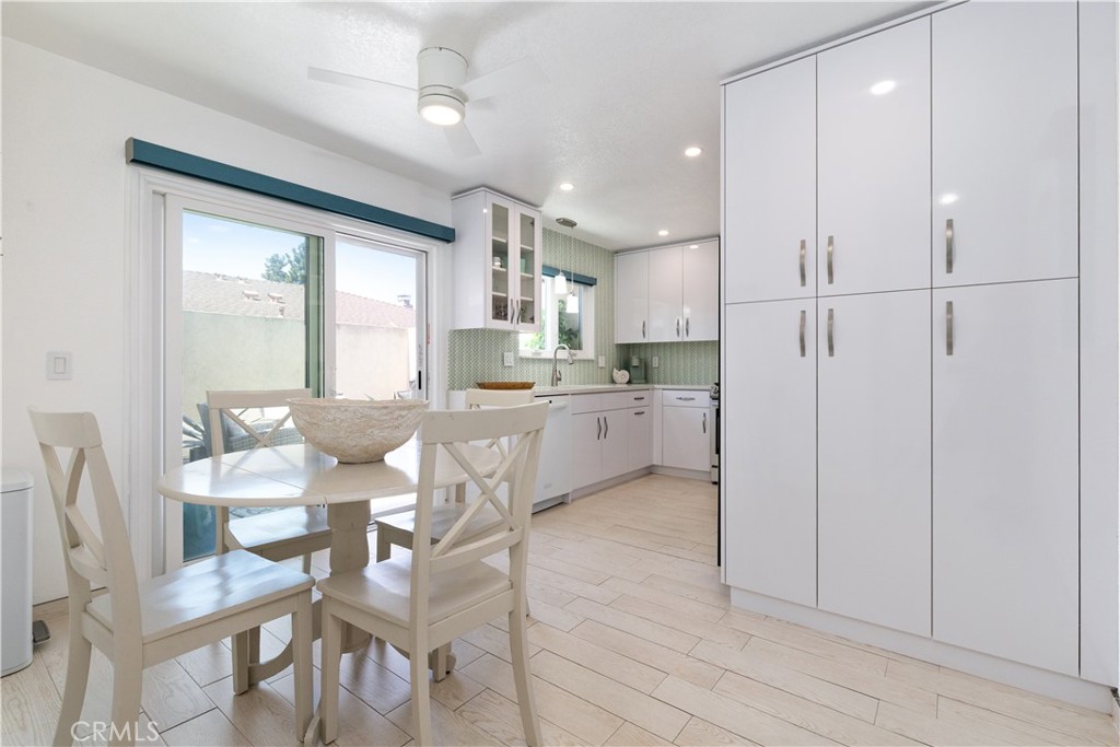 1215 Farroll B
