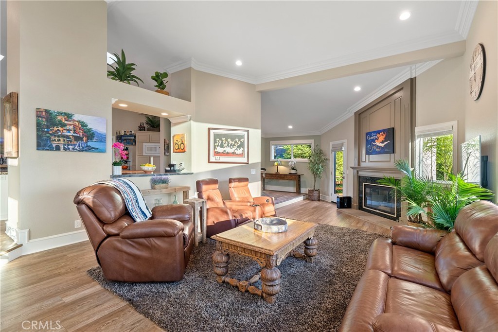 5282 Hillcrest