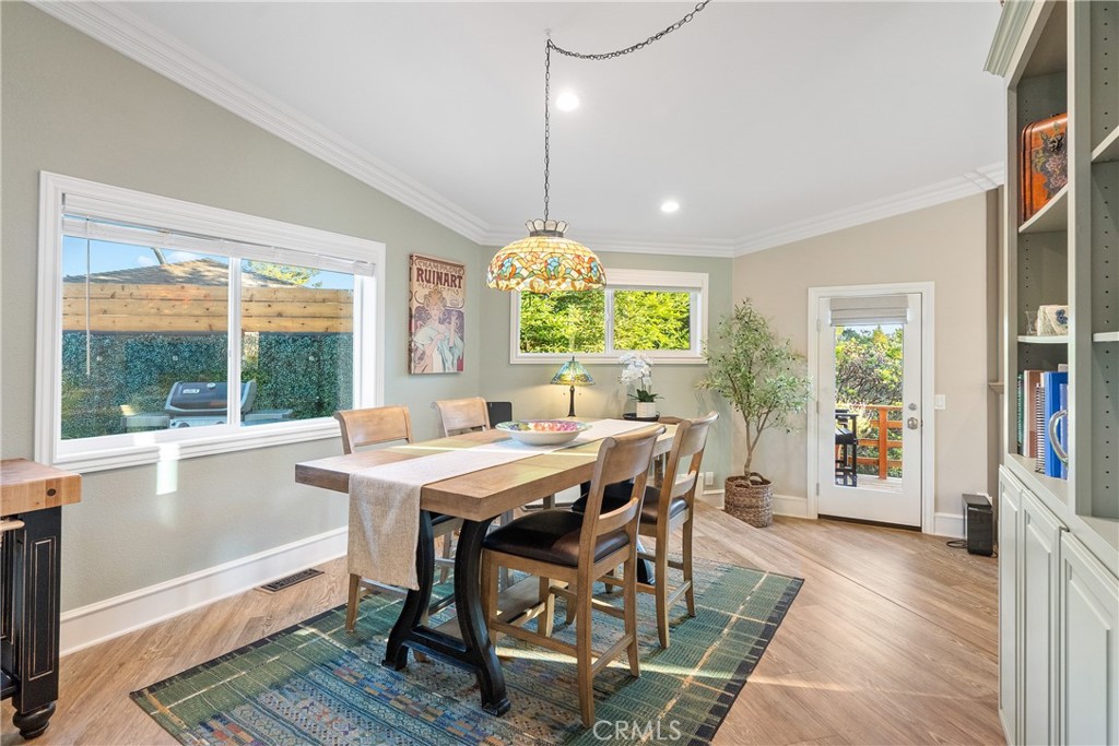 5282 Hillcrest