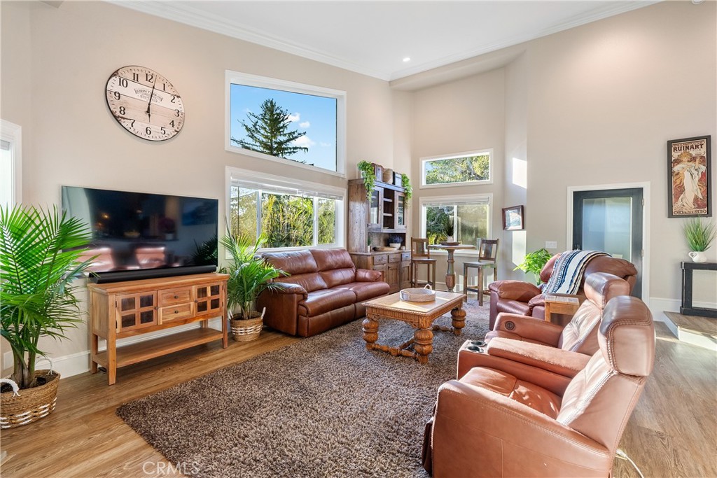 5282 Hillcrest