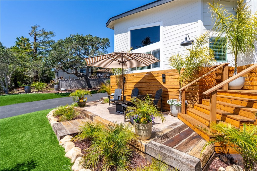 5282 Hillcrest