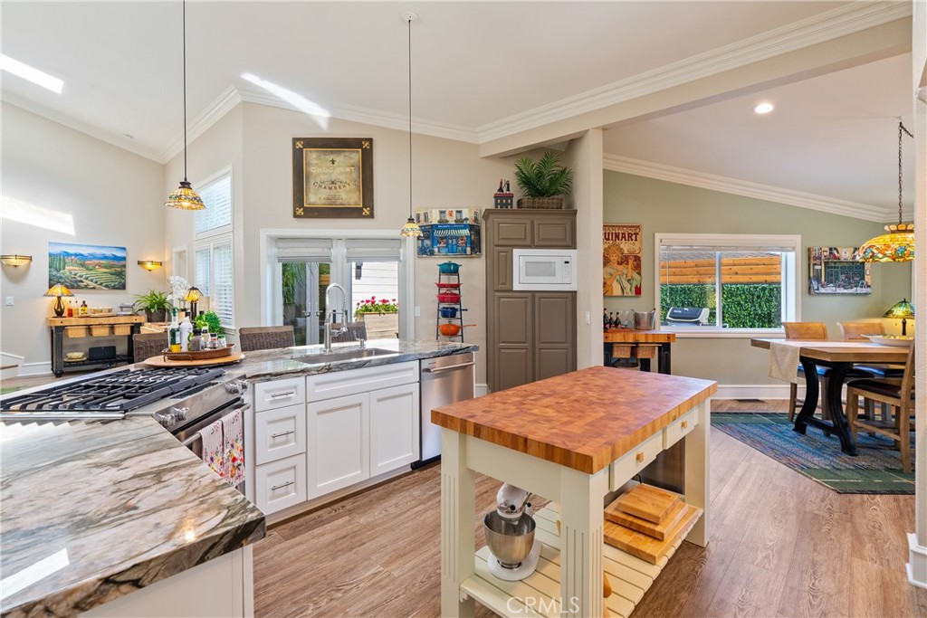 5282 Hillcrest