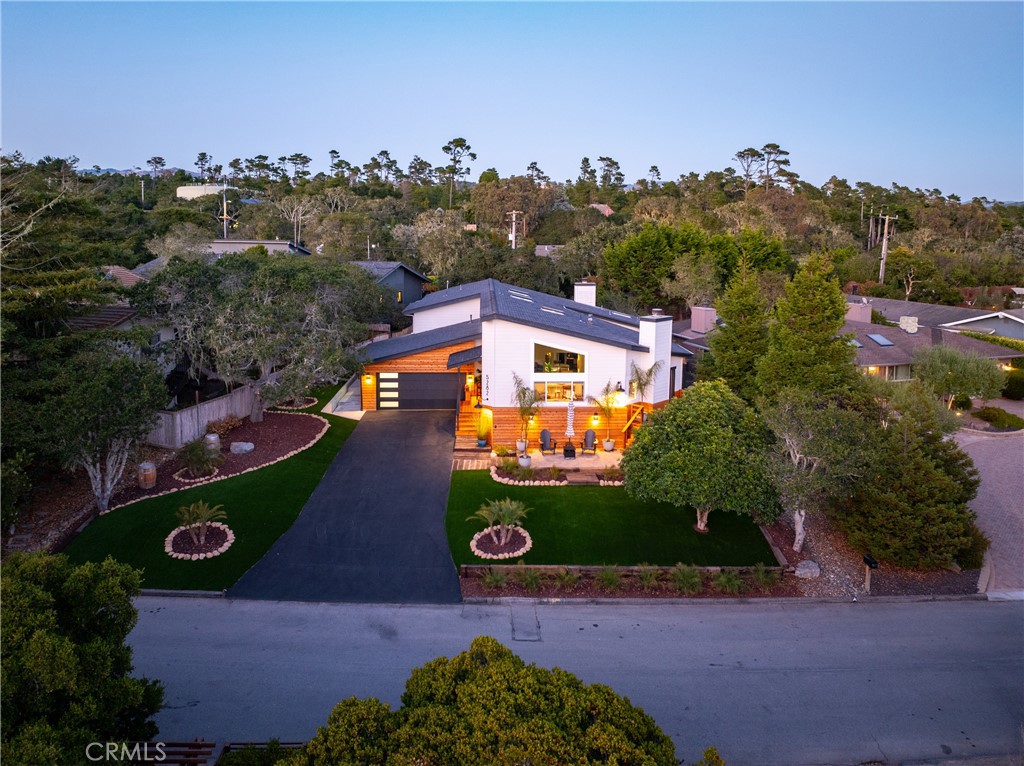 5282 Hillcrest