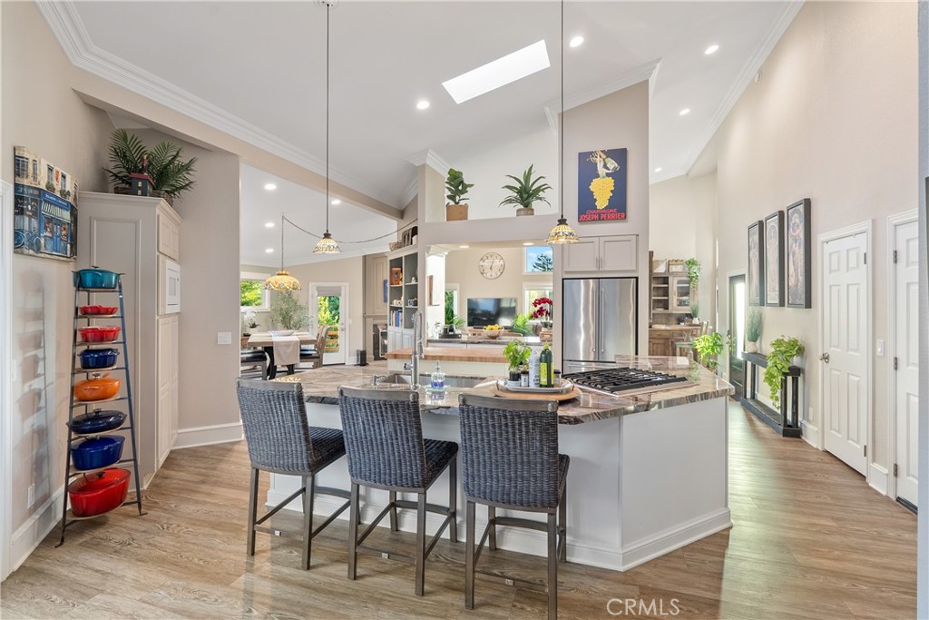 5282 Hillcrest