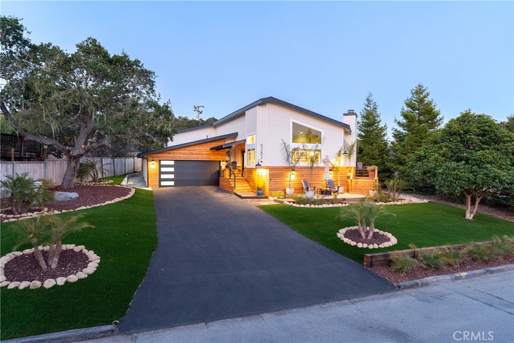 5282 Hillcrest