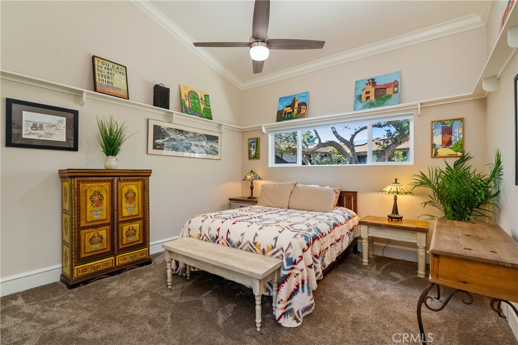 5282 Hillcrest
