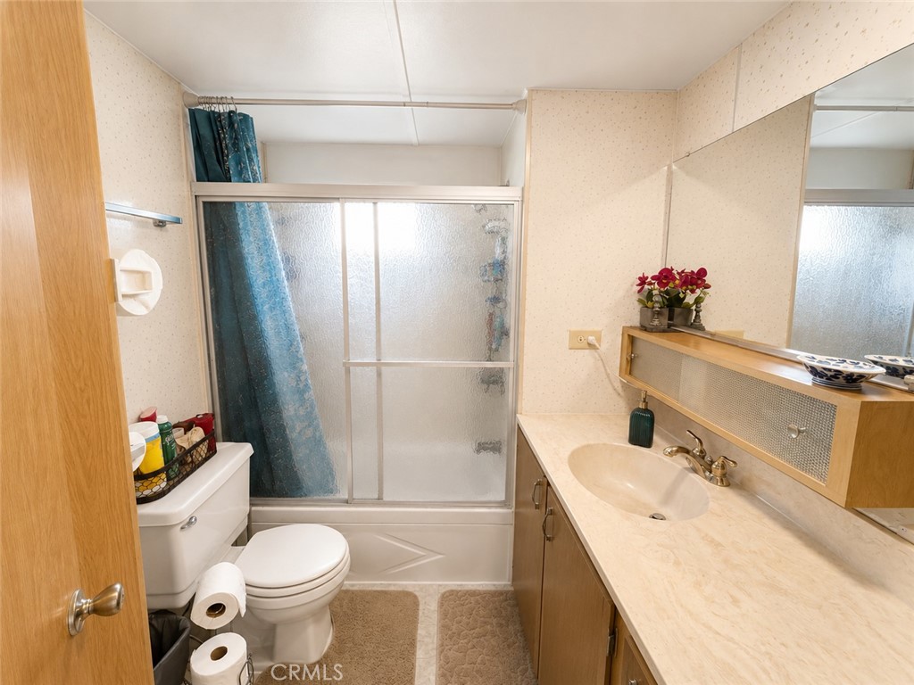 1477 W. Grand Ave 46
