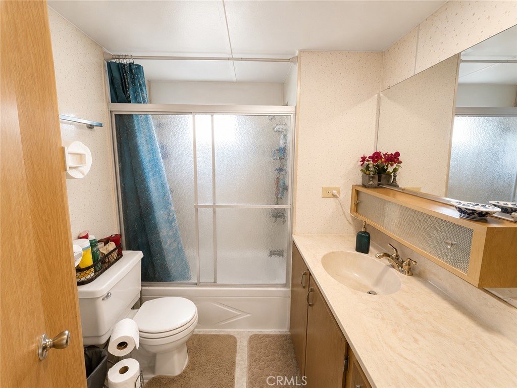 1477 W. Grand Ave 46