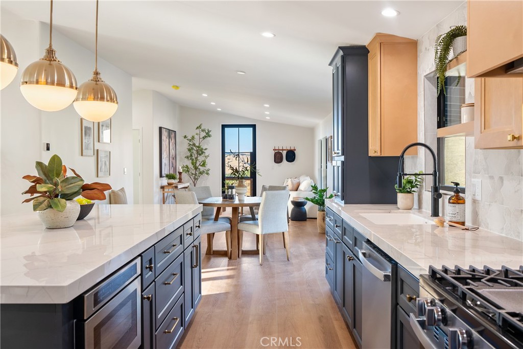 4475 Interlake