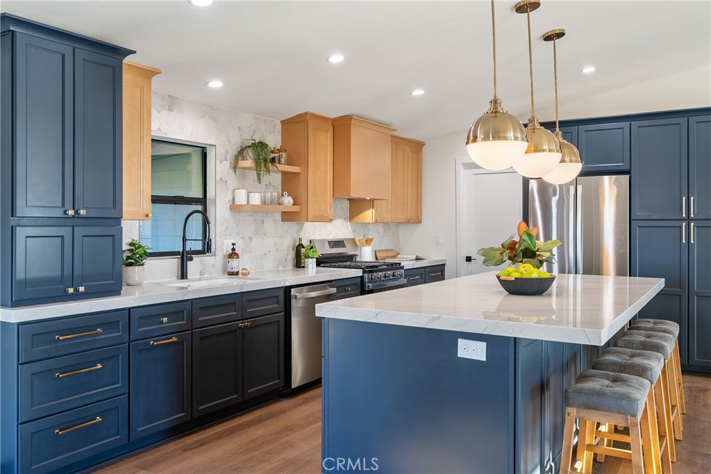 4475 Interlake