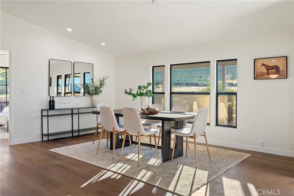 4475 Interlake