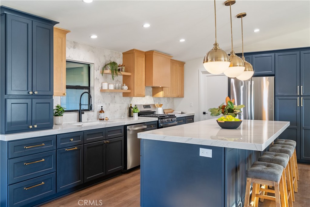 4475 Interlake