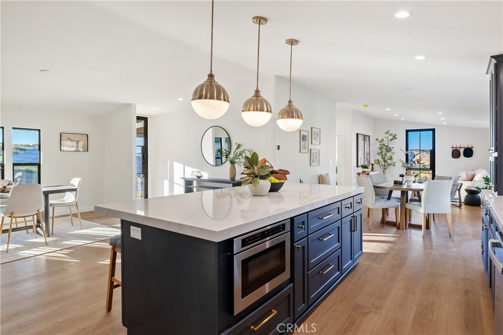 4475 Interlake