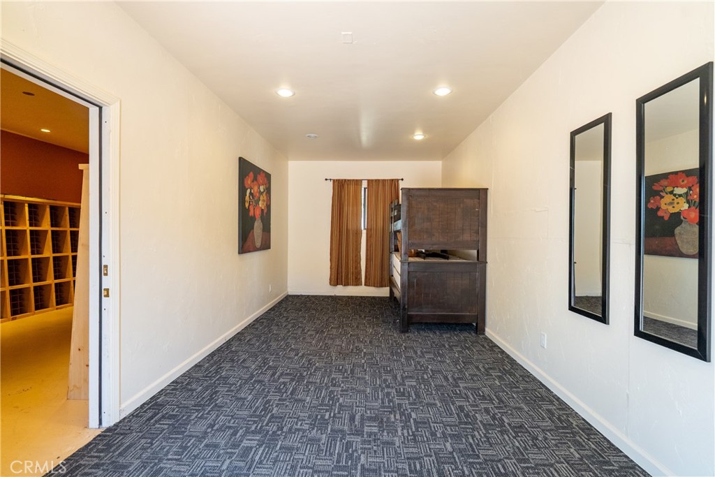7568 Creston