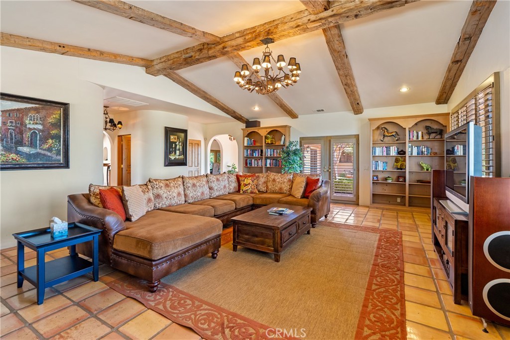 7568 Creston