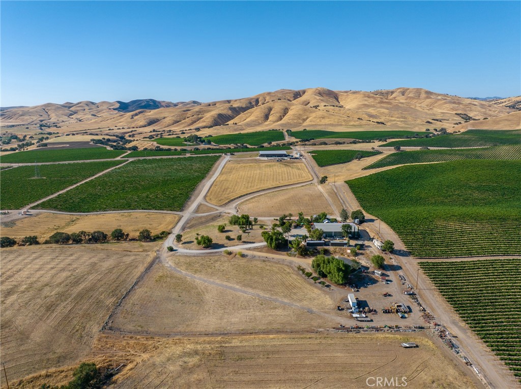 8585 Cross Canyons