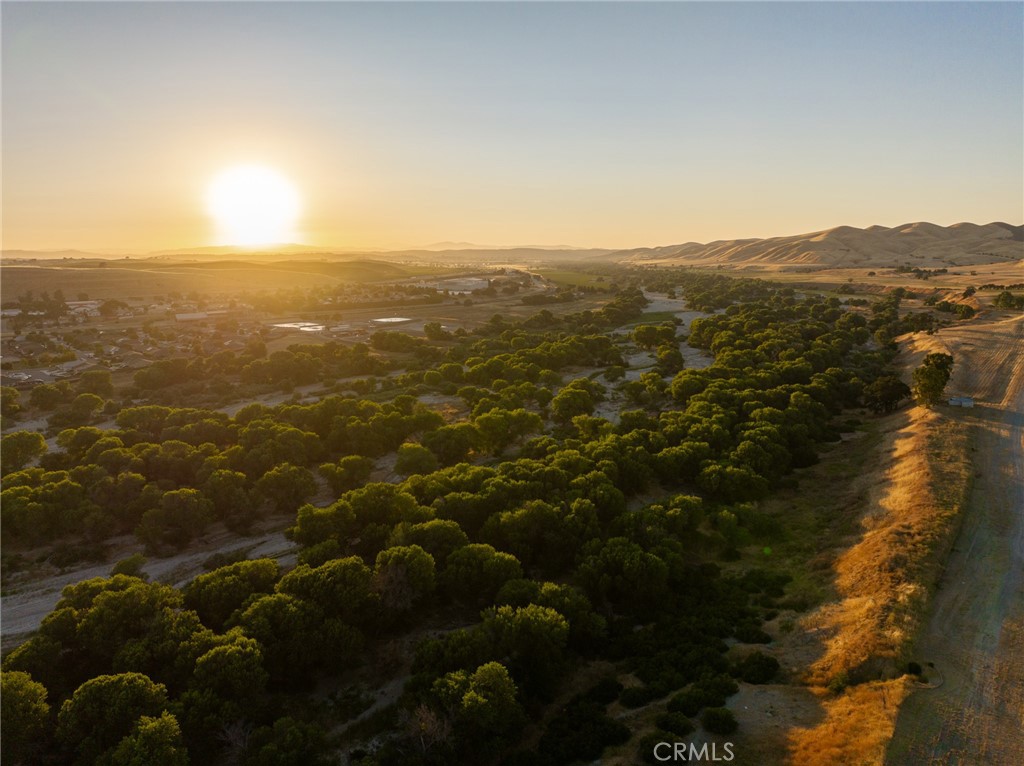 8585 Cross Canyons