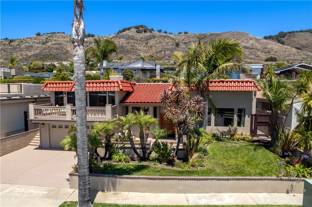 120 Hermosa