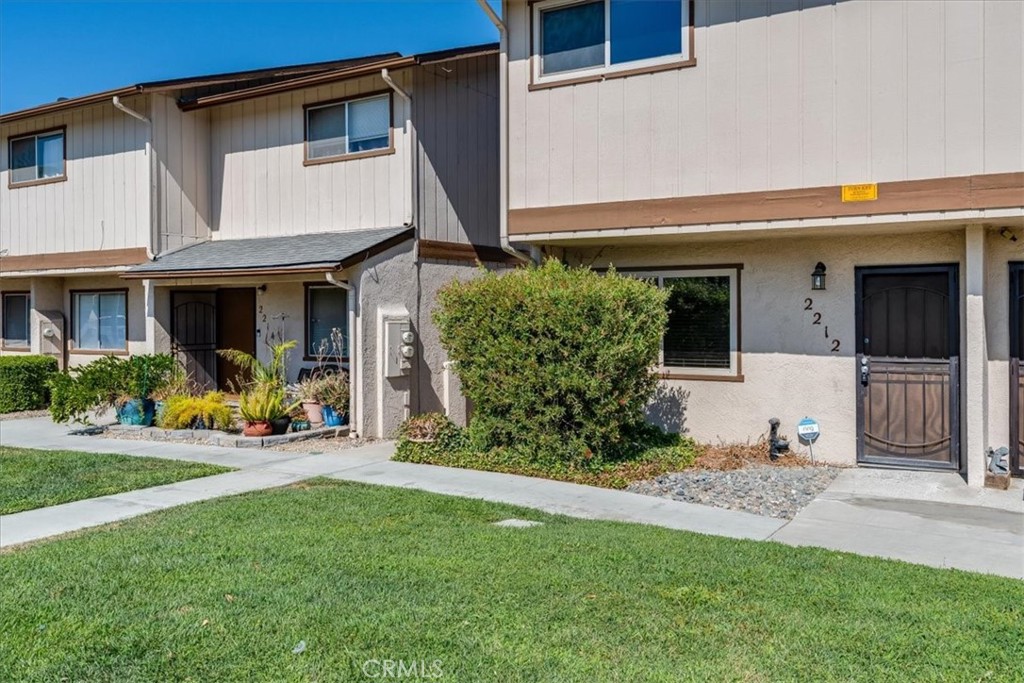 2212 Pine