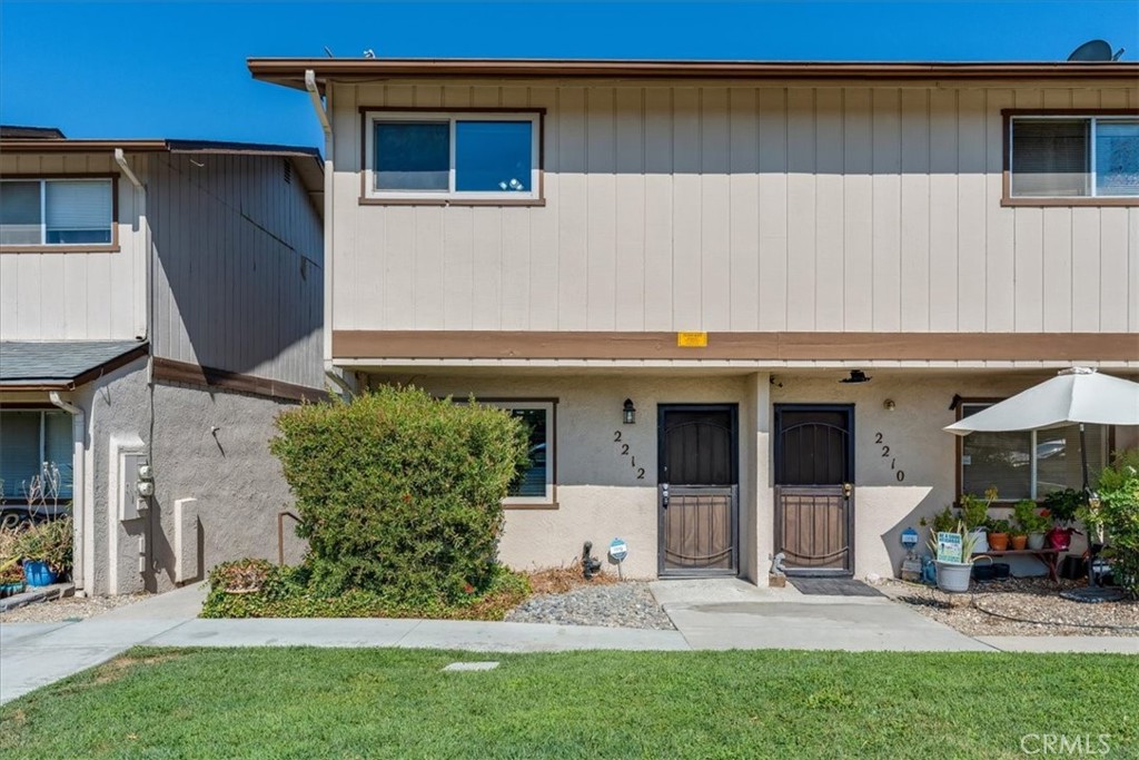 2212 Pine