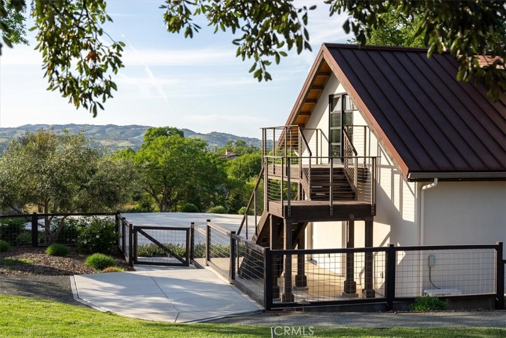 2925 Warm Springs Lane