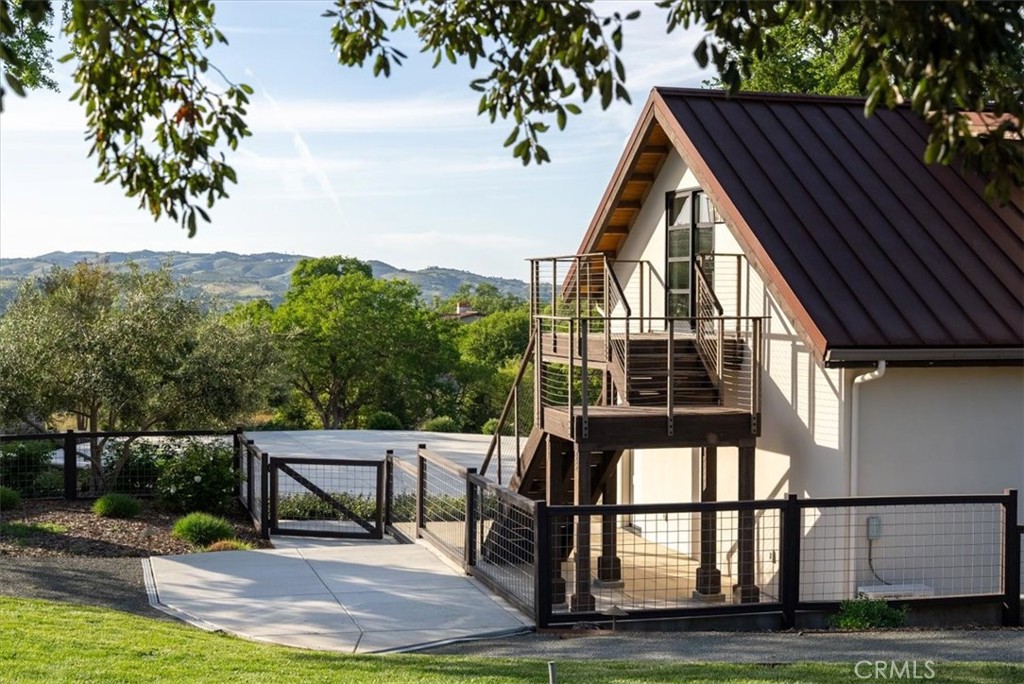 2925 Warm Springs Lane