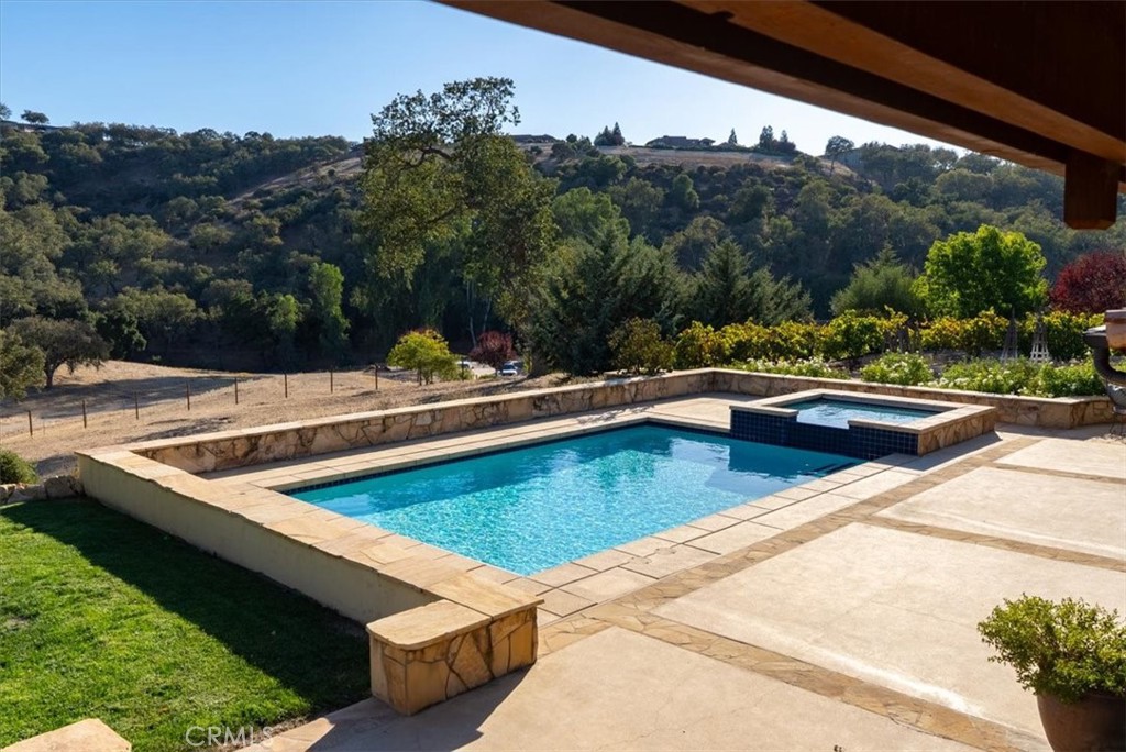 2325 Warm Springs