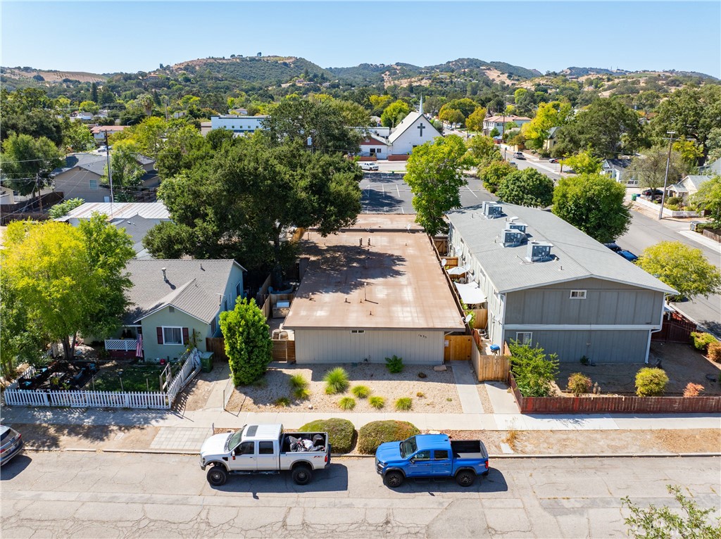 1635 Pine