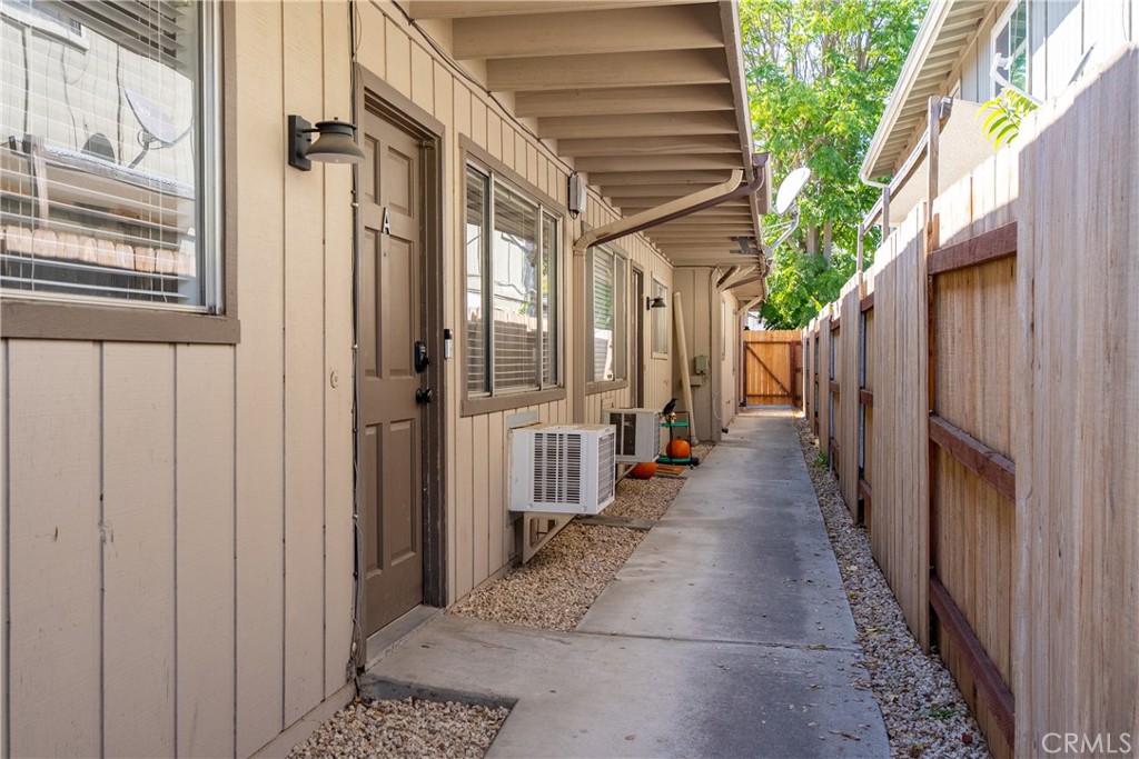1635 Pine