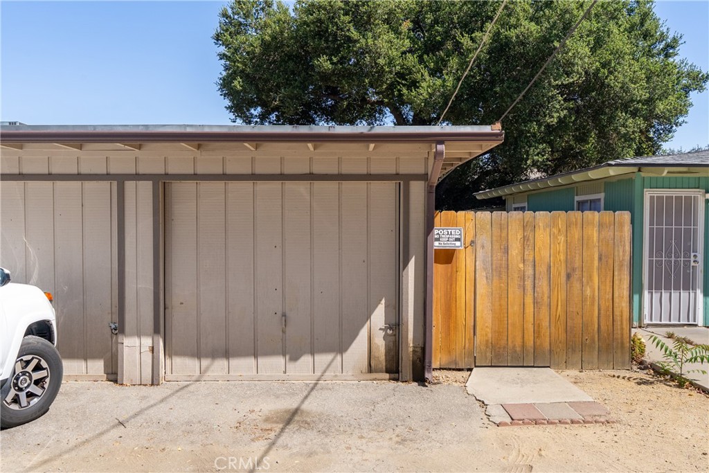 1635 Pine
