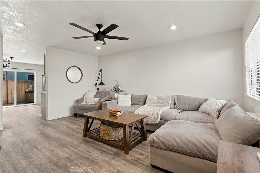 1635 Pine