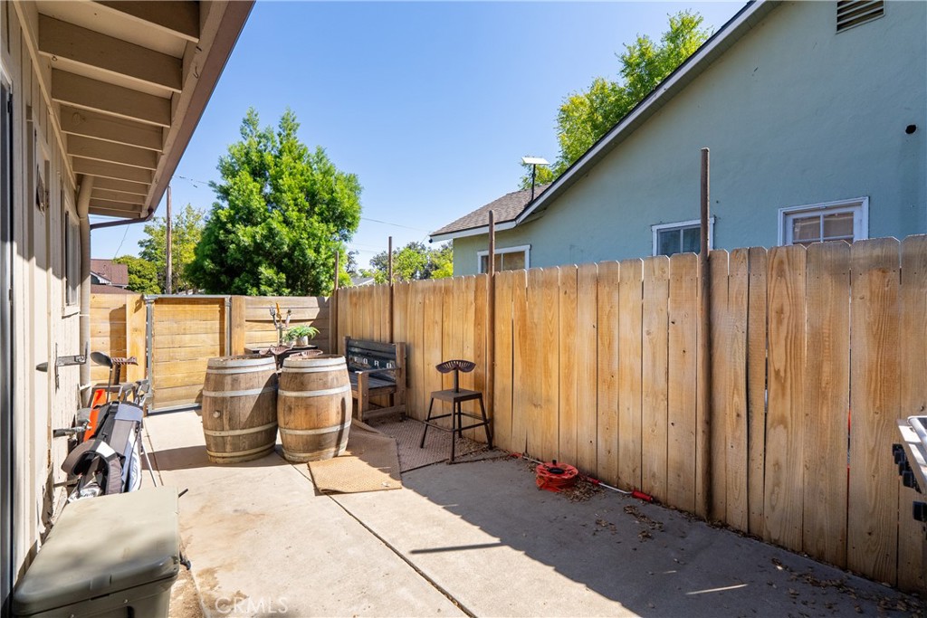 1635 Pine