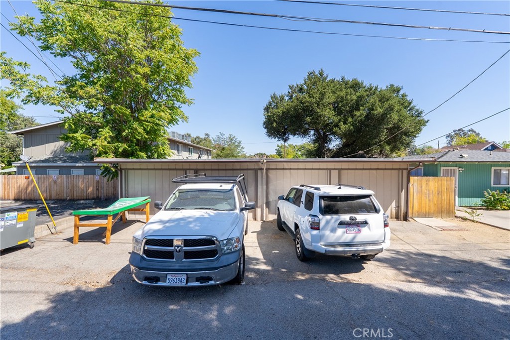 1635 Pine