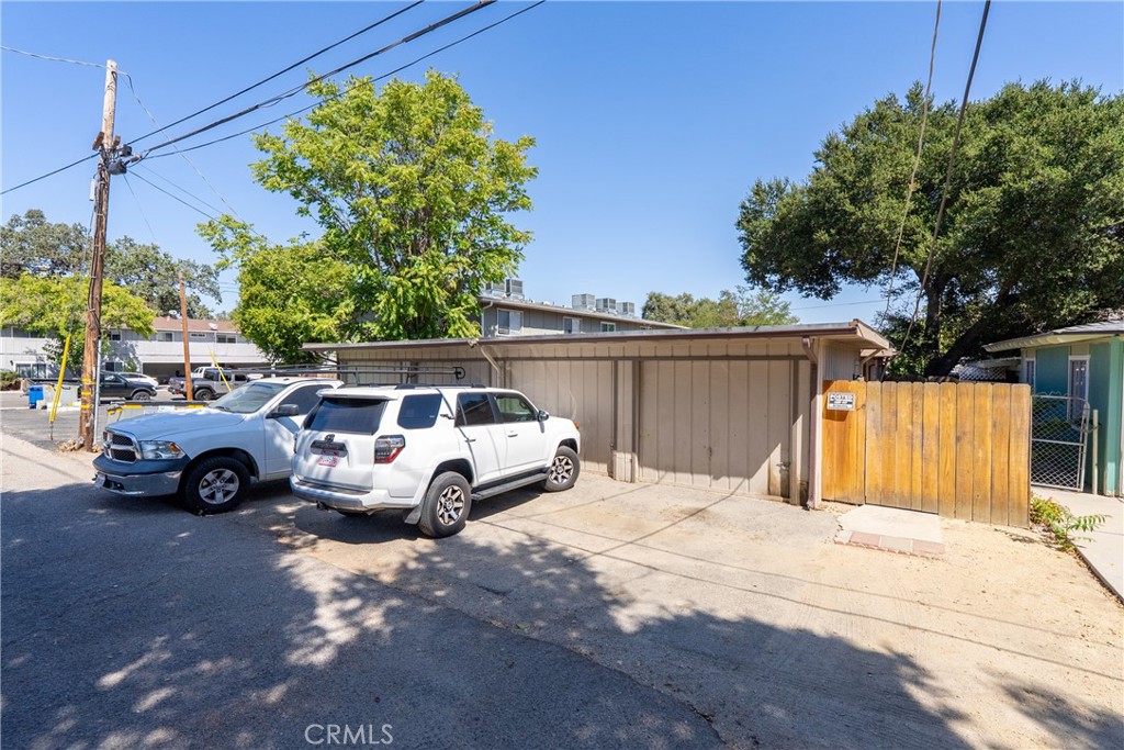1635 Pine