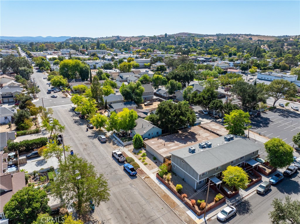 1635 Pine