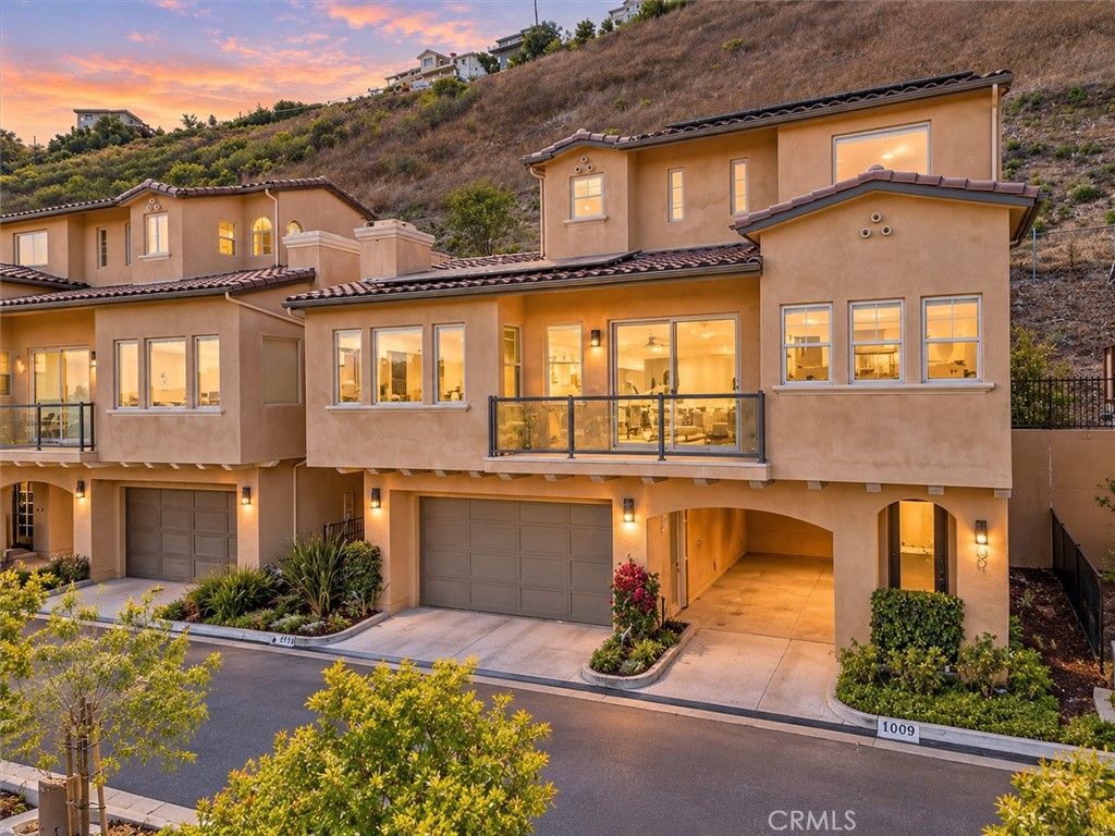 1009 Price Canyon Road