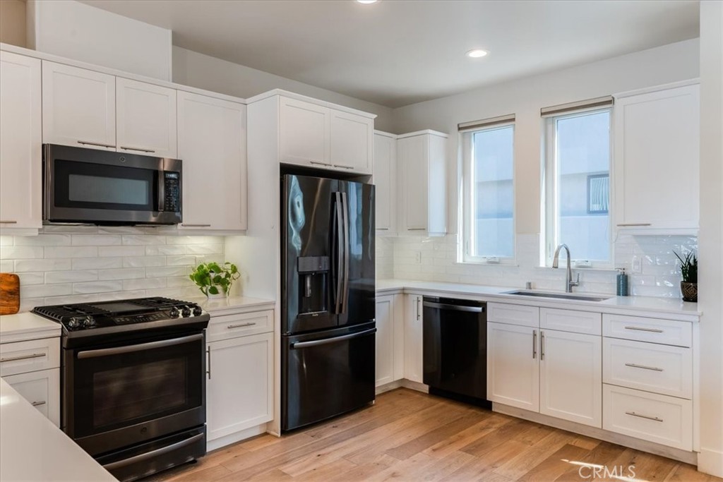 2460 Victoria Avenue 102