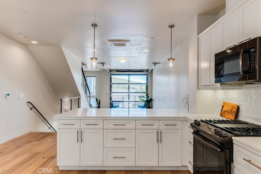 2460 Victoria Avenue 102