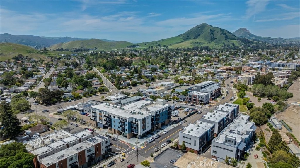 2460 Victoria Avenue 102