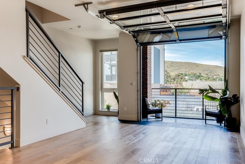 2460 Victoria Avenue 102