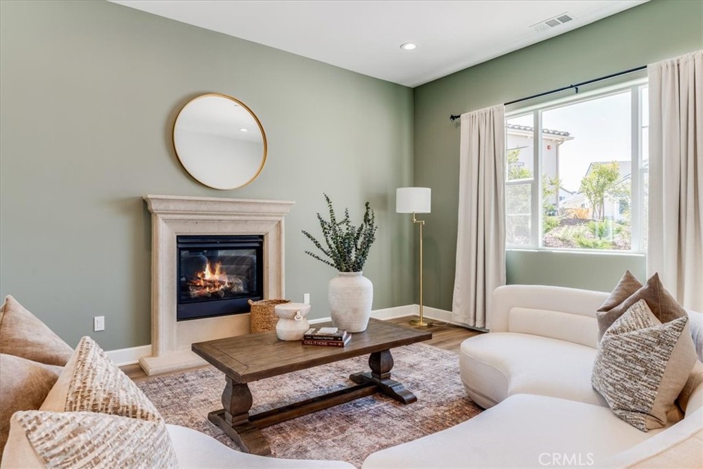 5868 Leaf Springs Place