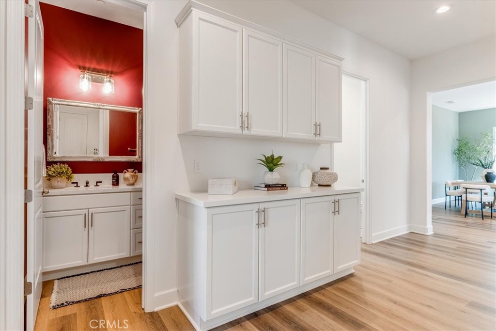 5868 Leaf Springs Place