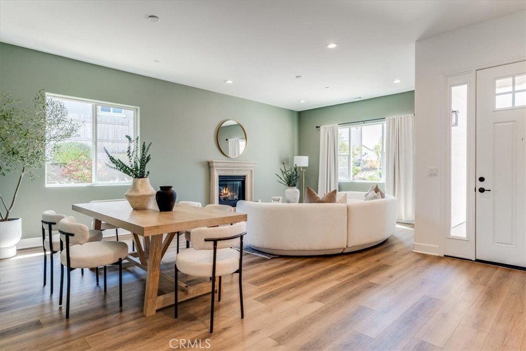 5868 Leaf Springs Place