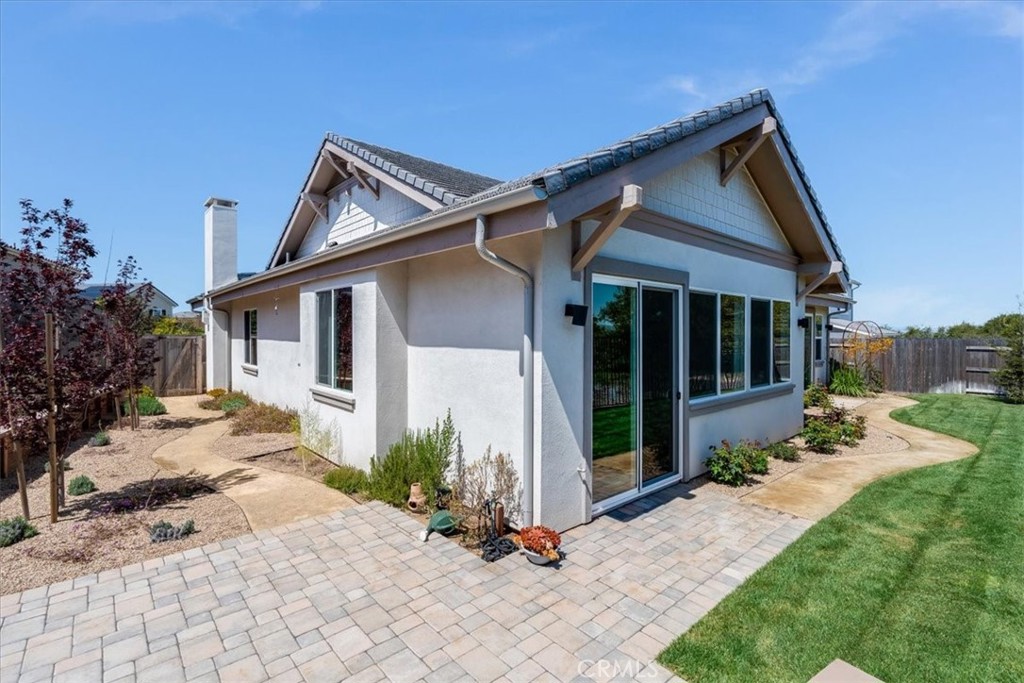 5868 Leaf Springs Place